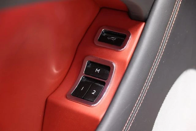 2022 Bentley Bentayga - Image 13 of 31