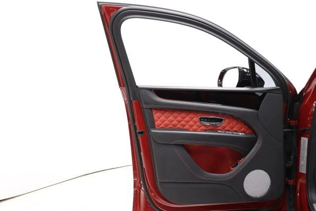 2022 Bentley Bentayga - Image 10 of 31