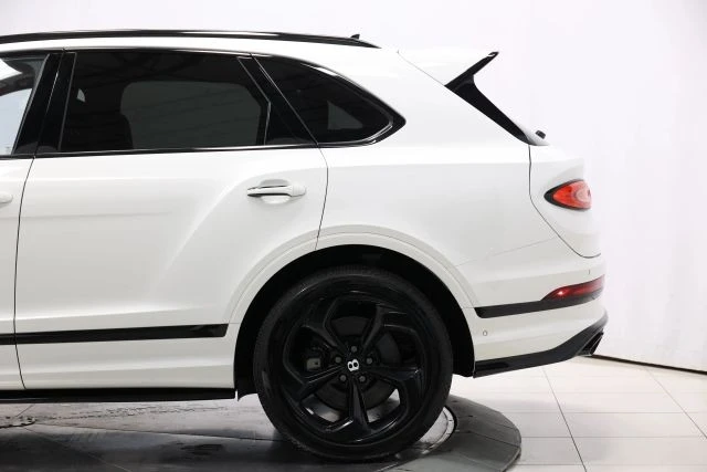 2022 Bentley Bentayga - Image 9 of 31