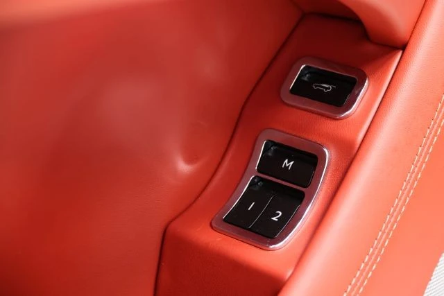 2022 Bentley Bentayga - Image 12 of 31