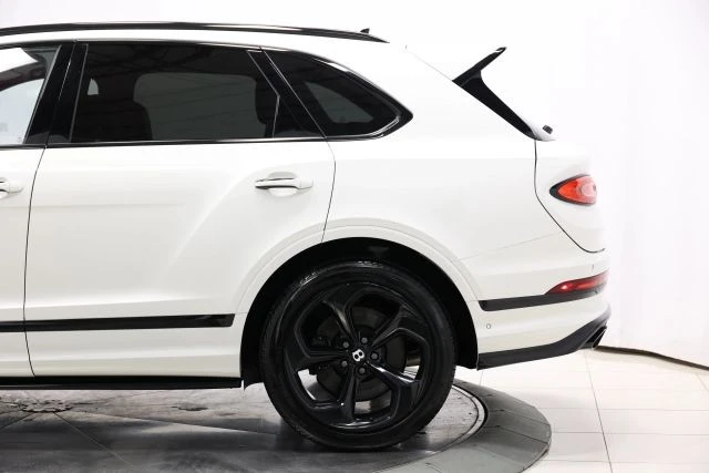 2022 Bentley Bentayga - Image 9 of 31