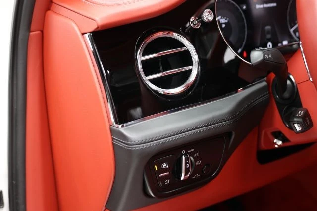 2022 Bentley Bentayga - Image 24 of 31