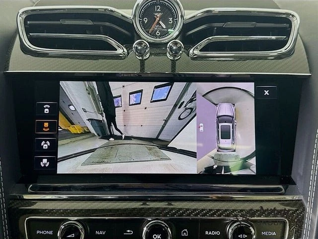 2022 Bentley Bentayga - Image 18 of 19