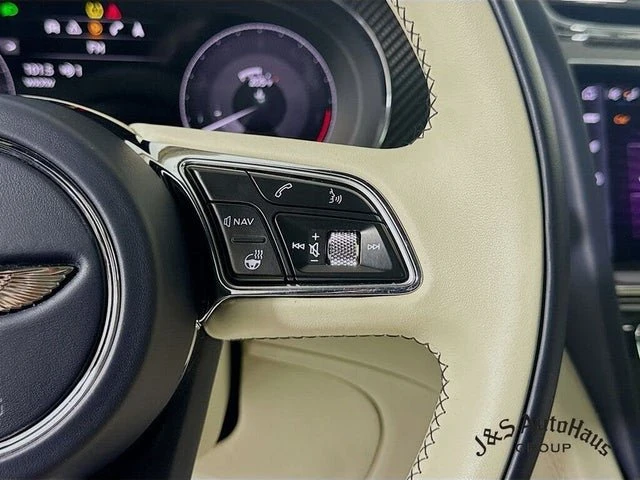 2022 Bentley Bentayga - Image 13 of 19
