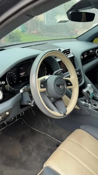 2022 Bentley Bentayga - Image 8 of 8