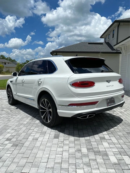 2022 Bentley Bentayga - Image 5 of 18