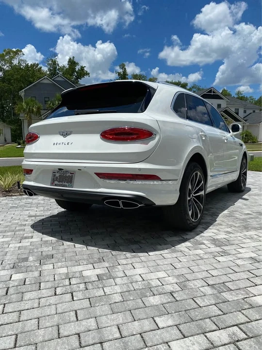 2022 Bentley Bentayga - Image 4 of 18
