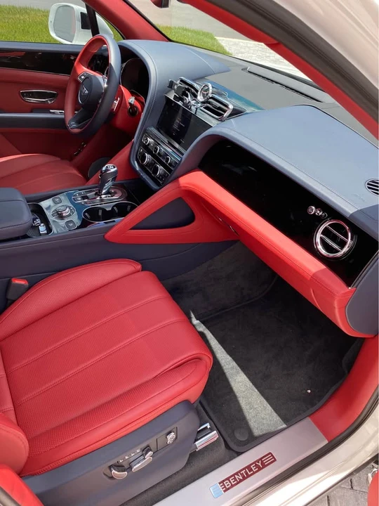 2022 Bentley Bentayga - Image 12 of 18