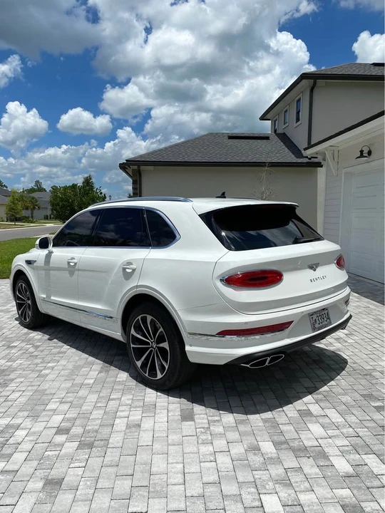 2022 Bentley Bentayga - Image 18 of 18