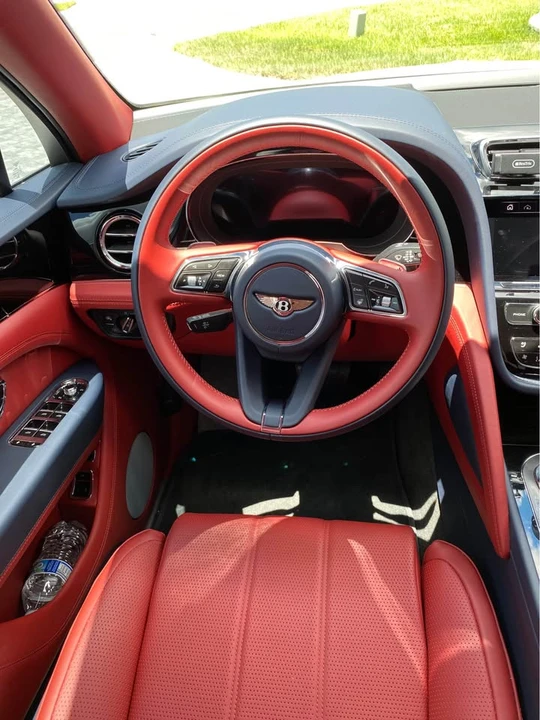 2022 Bentley Bentayga - Image 7 of 18