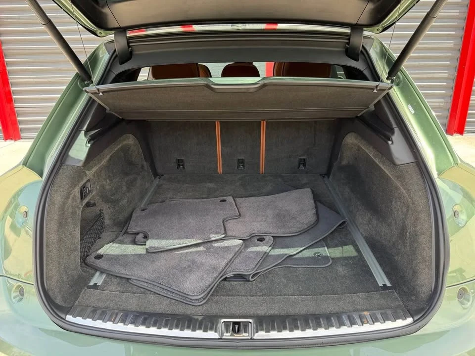 2022 Bentley Bentayga - Image 16 of 20