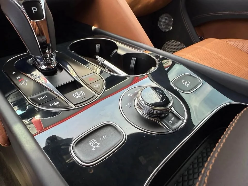 2022 Bentley Bentayga - Image 11 of 20