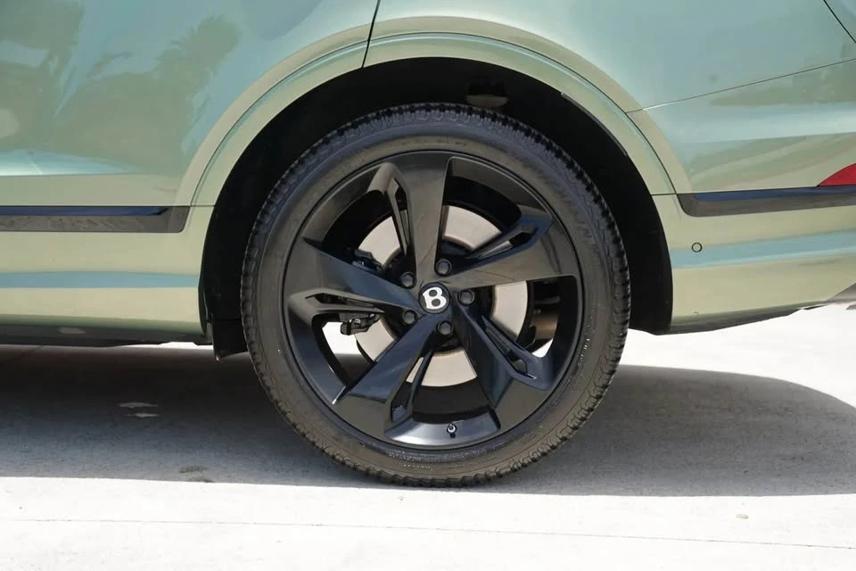 2022 Bentley Bentayga - Image 5 of 20