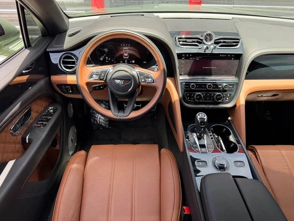 2022 Bentley Bentayga - Image 17 of 20