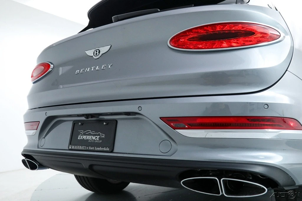 2022 Bentley Bentayga - Image 15 of 21