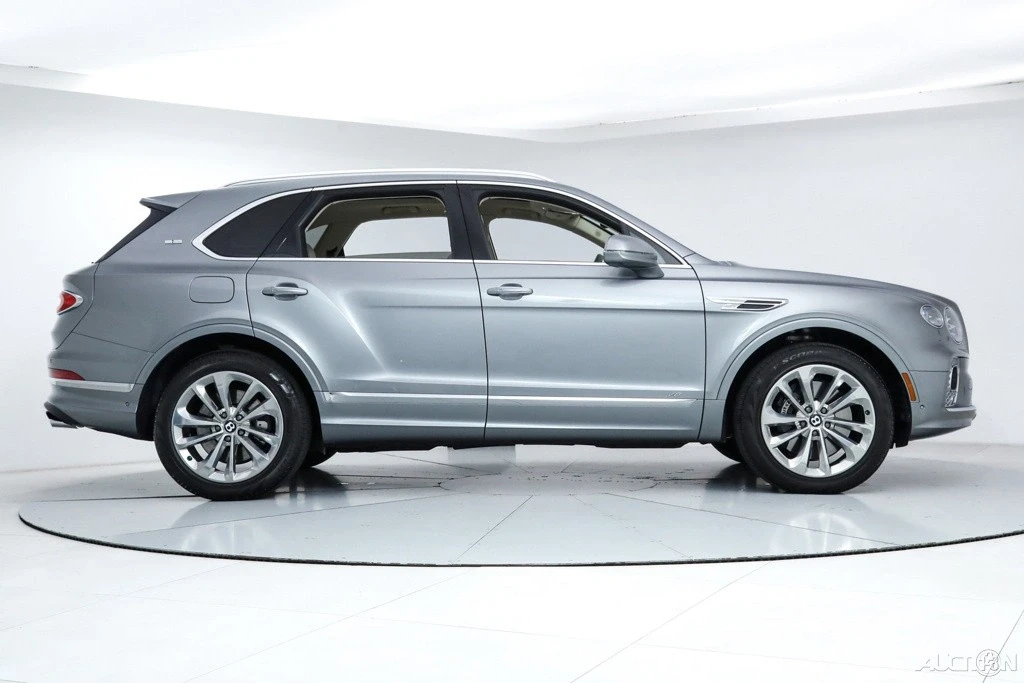 2022 Bentley Bentayga - Image 7 of 21