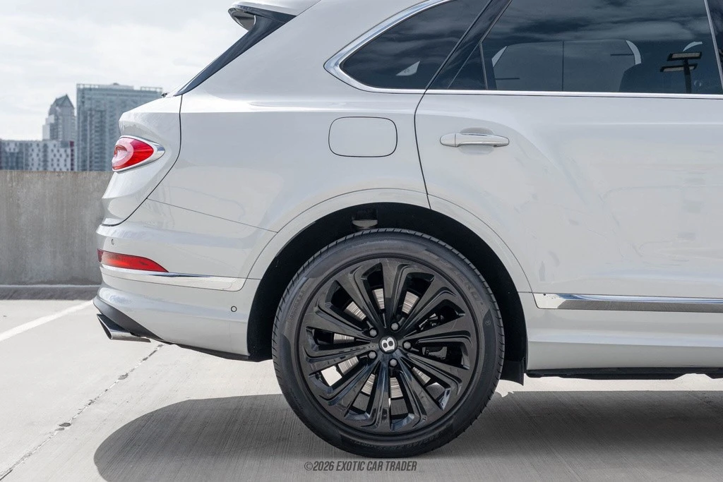 2022 Bentley Bentayga - Image 10 of 12
