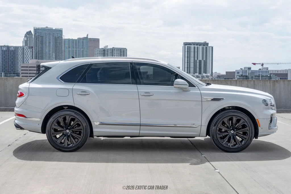2022 Bentley Bentayga - Image 9 of 12