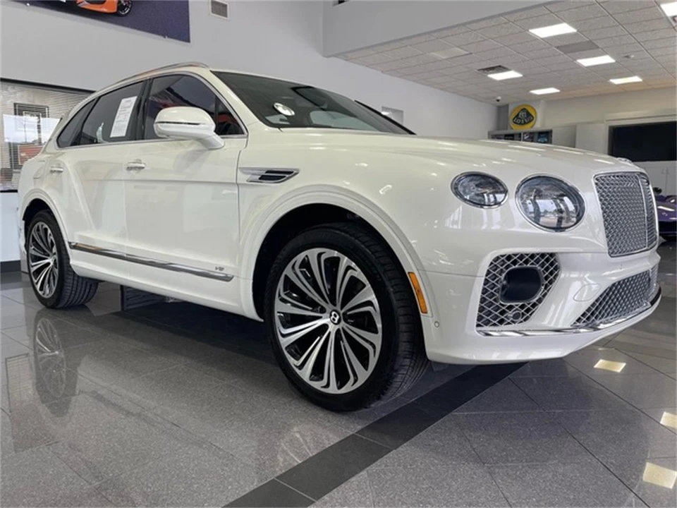 2022 Bentley Bentayga - Image 7 of 31