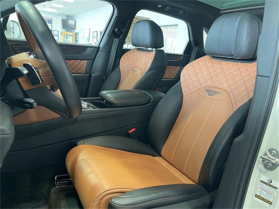 2022 Bentley Bentayga - Image 27 of 31