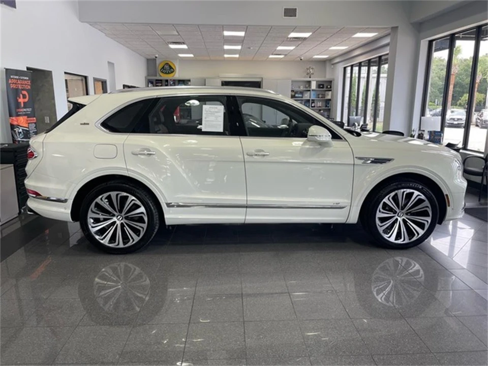 2022 Bentley Bentayga - Image 6 of 31