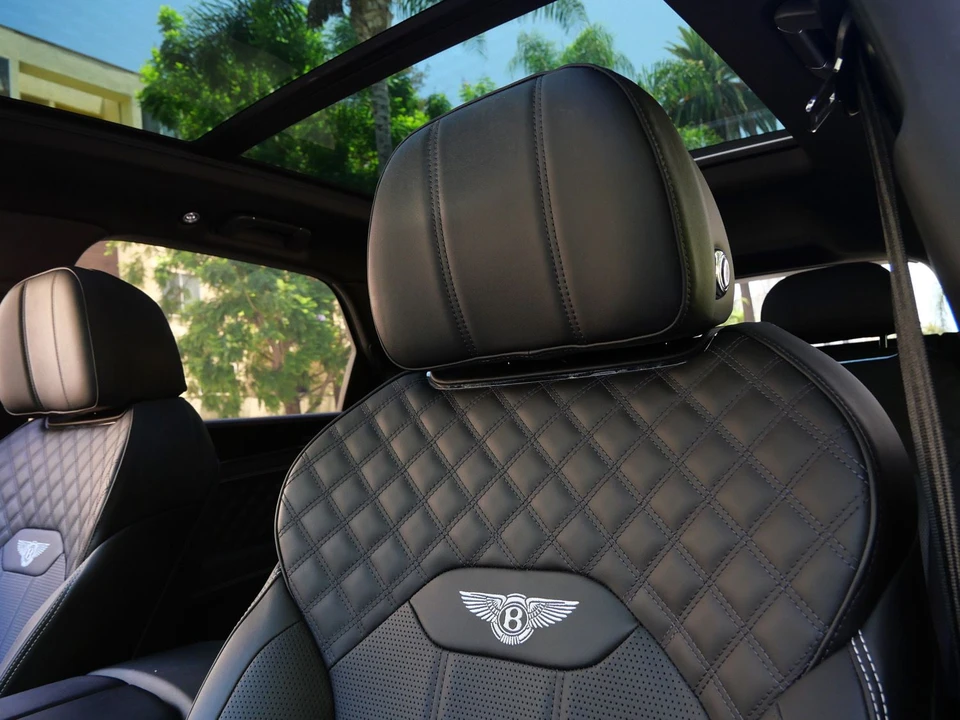 2022 Bentley Bentayga - Image 17 of 26