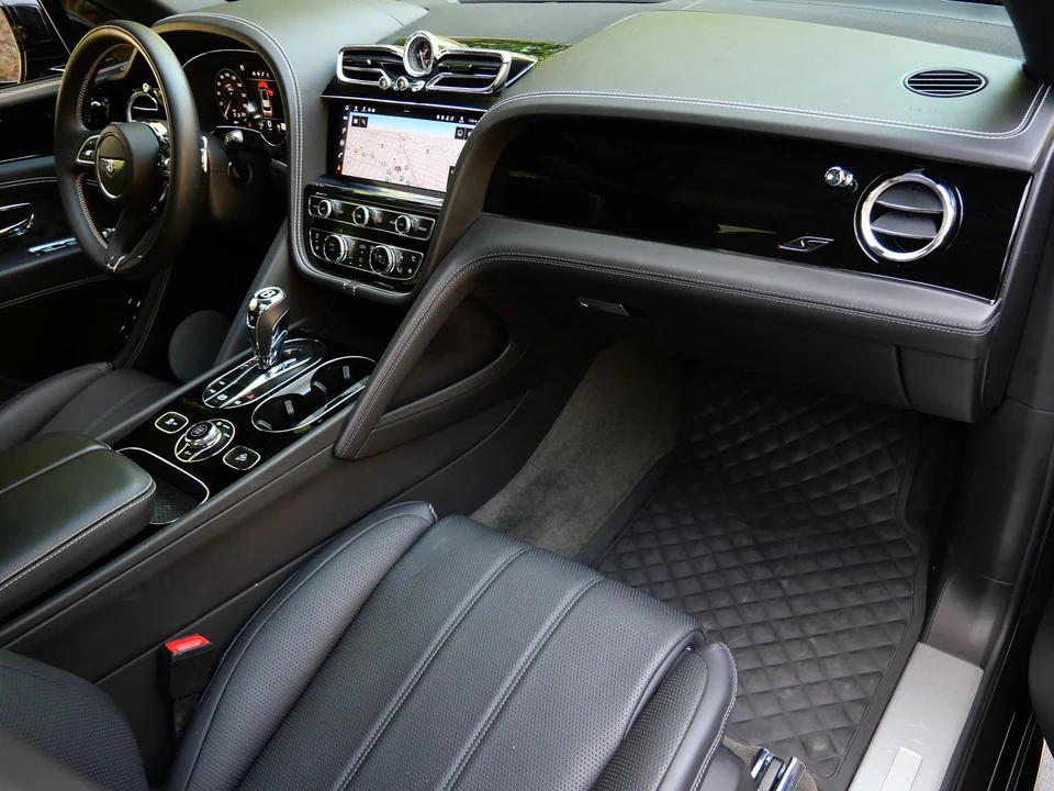 2022 Bentley Bentayga - Image 2 of 26