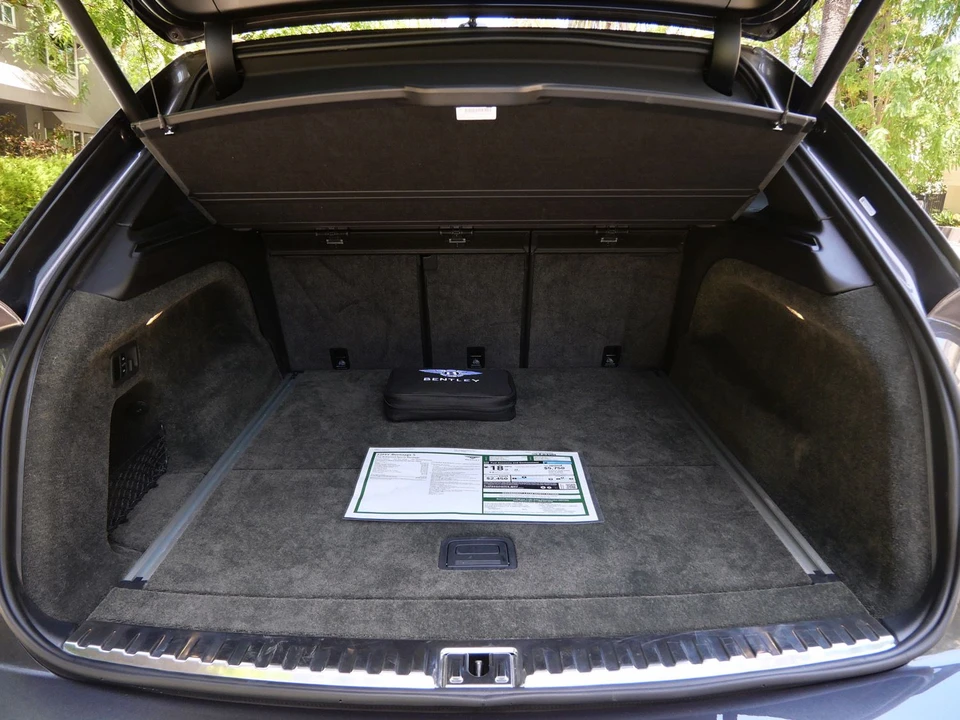 2022 Bentley Bentayga - Image 21 of 26