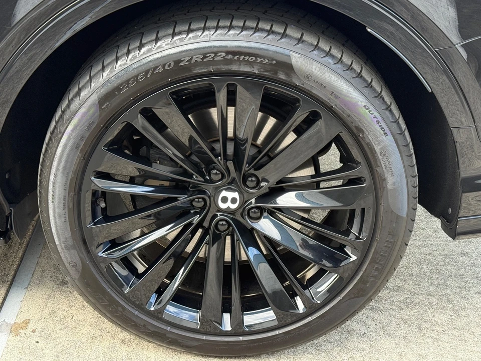 2022 Bentley Bentayga Speed - Image 20 of 21