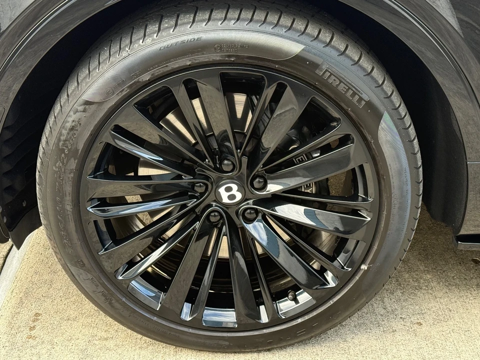 2022 Bentley Bentayga Speed - Image 21 of 21