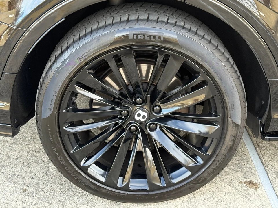 2022 Bentley Bentayga Speed - Image 19 of 21