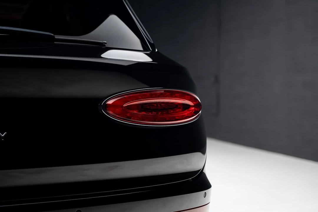 2022 Bentley Bentayga Speed - Image 29 of 31