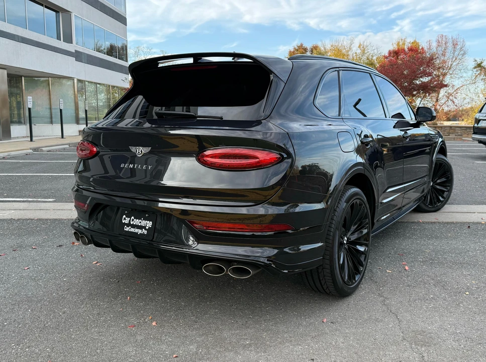 2022 Bentley Bentayga Speed - Image 9 of 31
