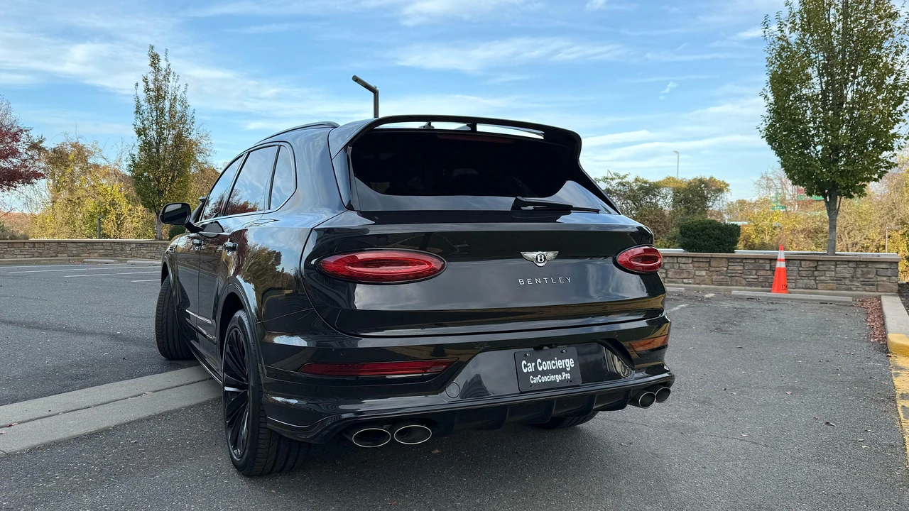 2022 Bentley Bentayga Speed - Image 8 of 31
