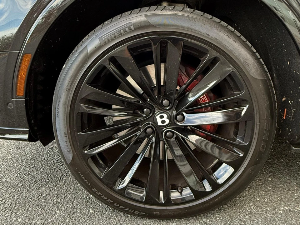 2022 Bentley Bentayga Speed - Image 28 of 31