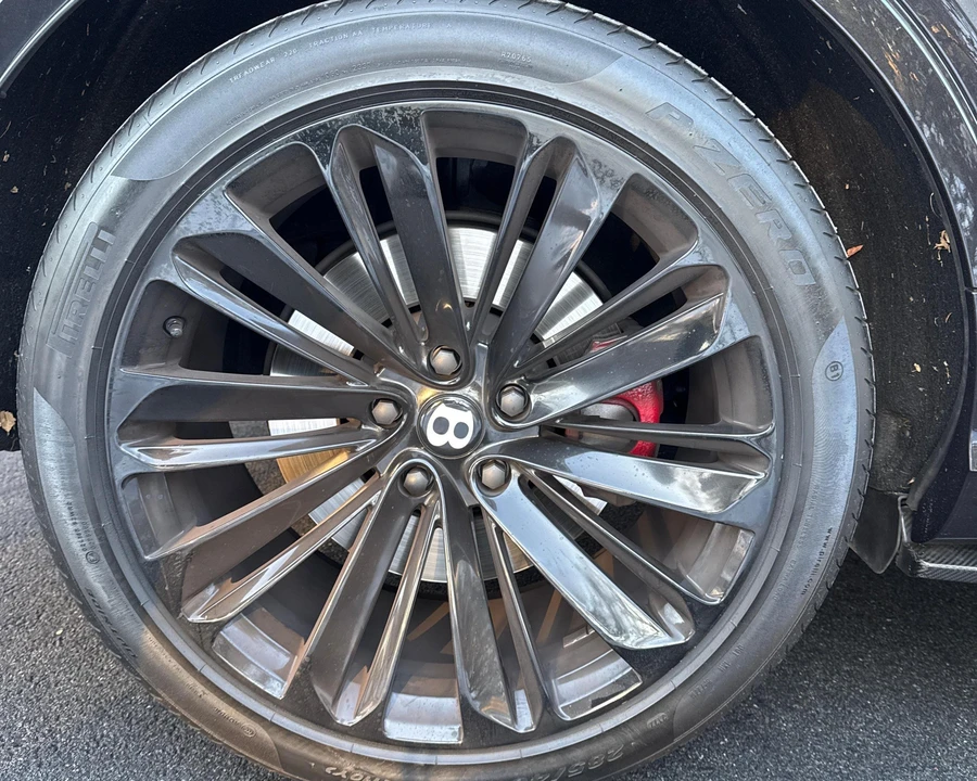 2022 Bentley Bentayga Speed - Image 30 of 31