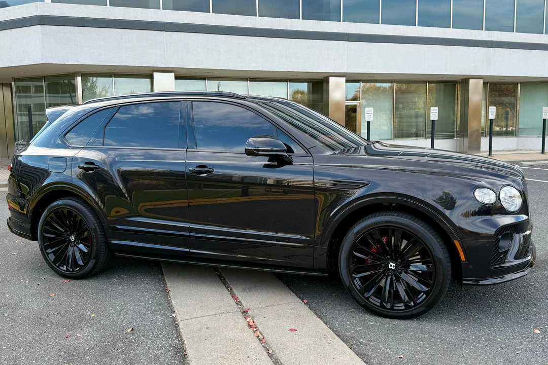 2022 Bentley Bentayga Speed - Image 3 of 31