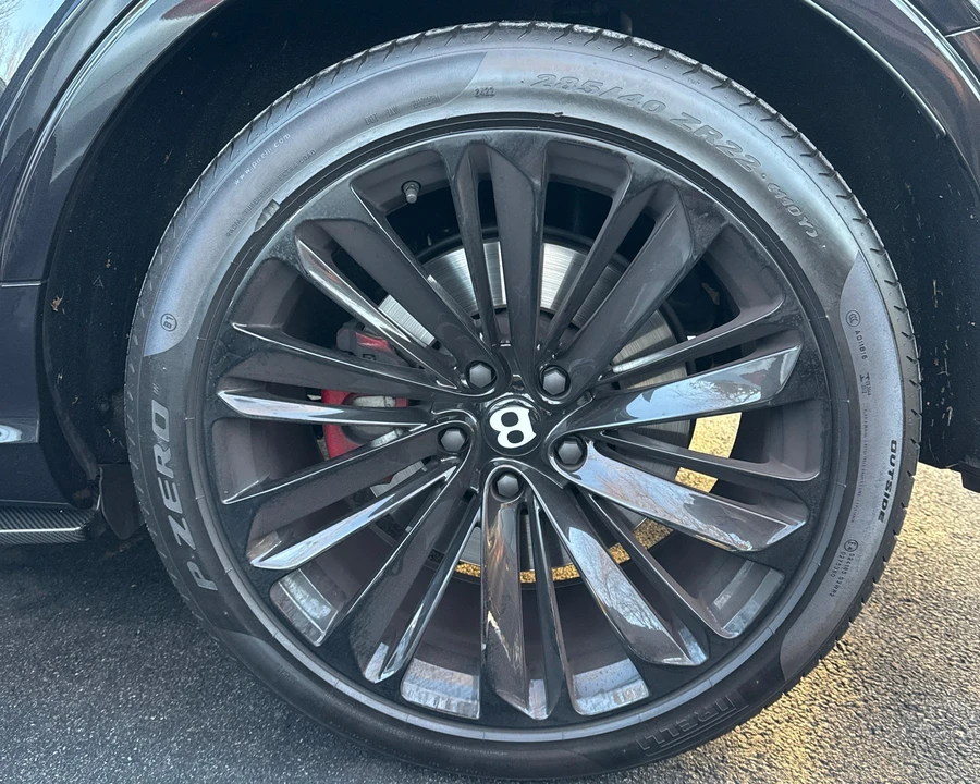 2022 Bentley Bentayga Speed - Image 29 of 31