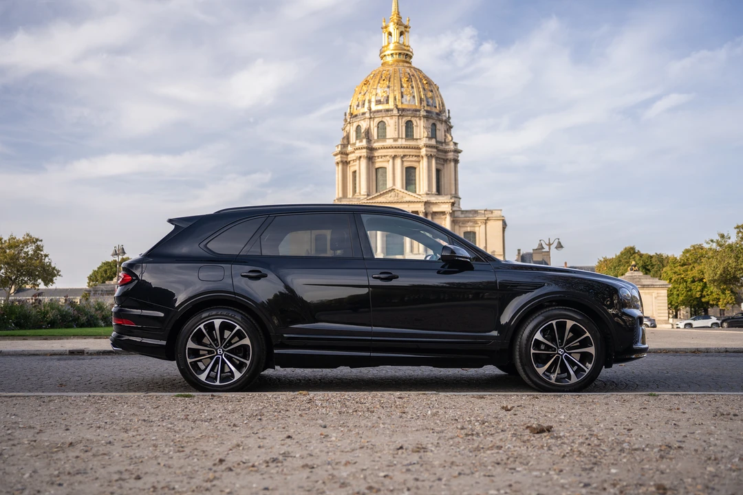 2022 Bentley Bentayga - Image 9 of 31