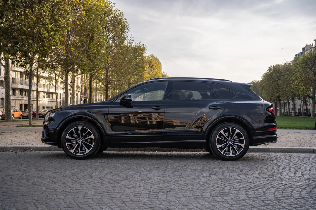 2022 Bentley Bentayga - Image 5 of 31