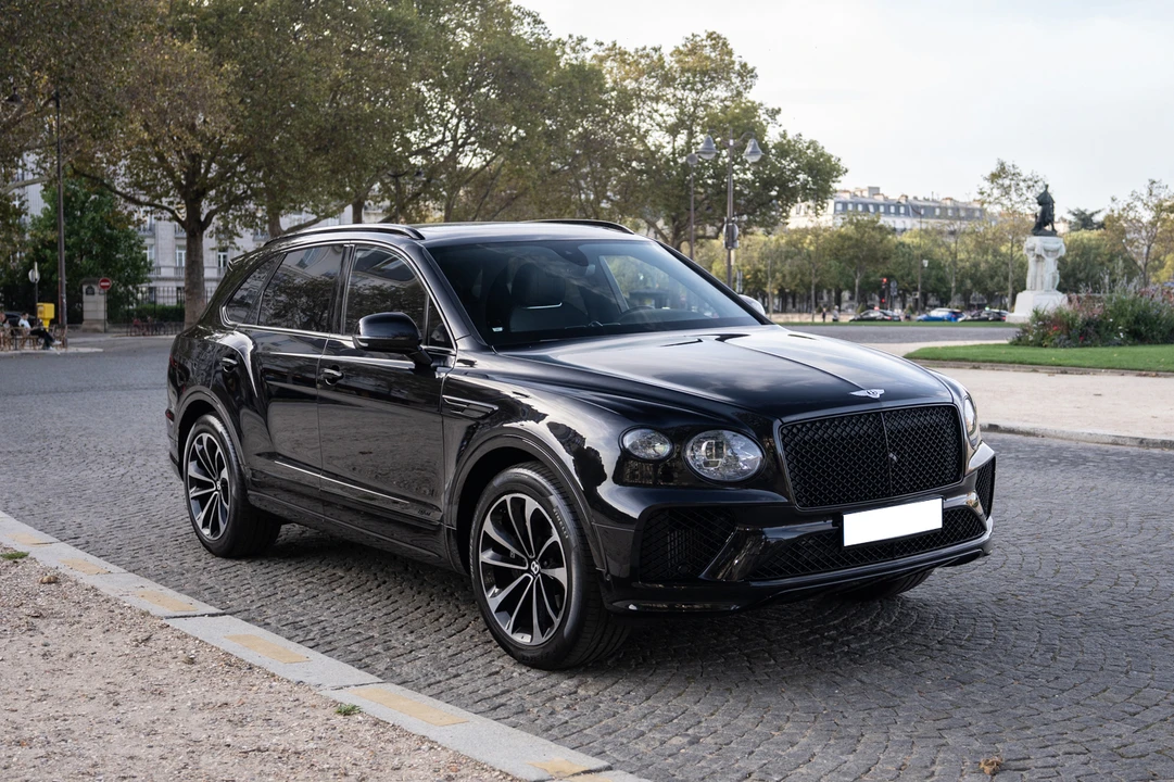 2022 Bentley Bentayga - Image 2 of 31