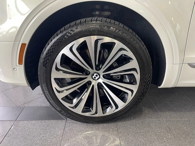 2022 Bentley Bentayga - Image 22 of 31