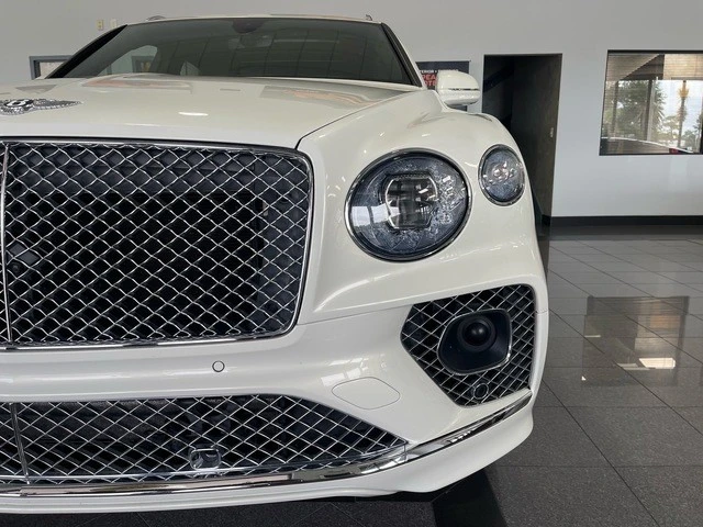 2022 Bentley Bentayga - Image 10 of 31