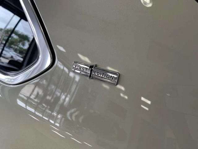 2022 Bentley Bentayga - Image 15 of 31