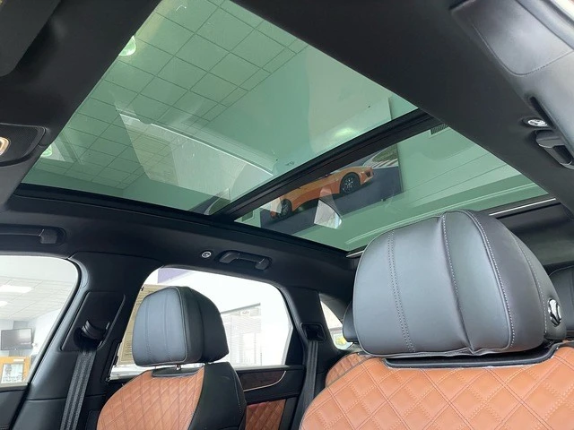 2022 Bentley Bentayga - Image 28 of 31