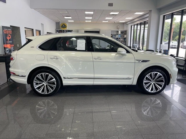 2022 Bentley Bentayga - Image 6 of 31