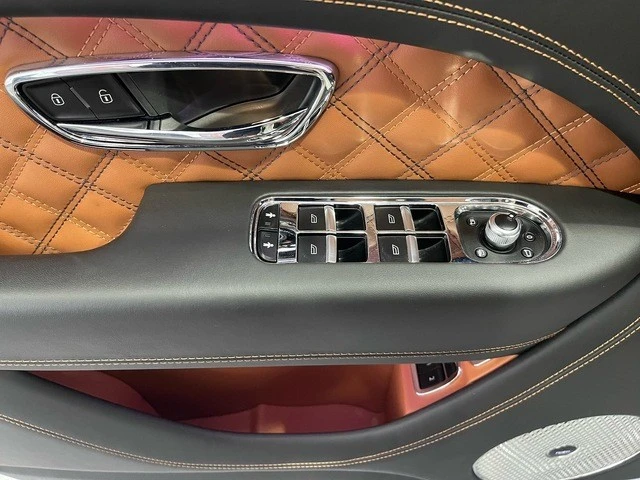 2022 Bentley Bentayga - Image 25 of 31