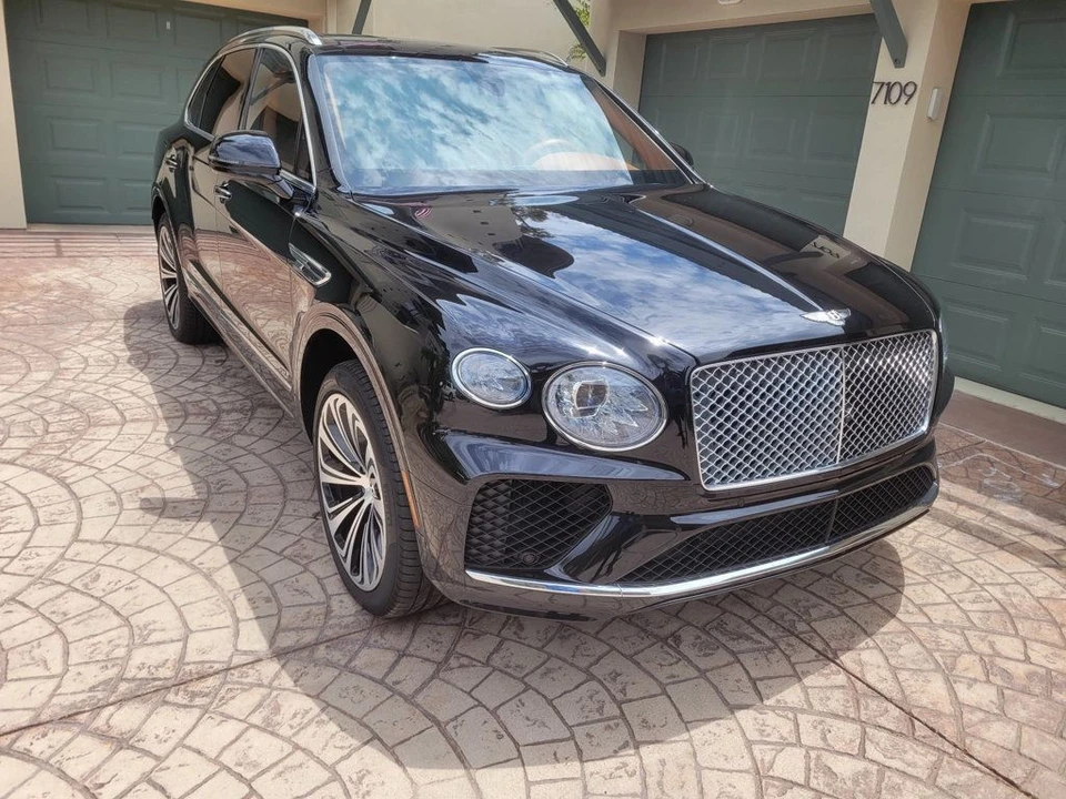 2022 Bentley Bentayga - Image 8 of 12