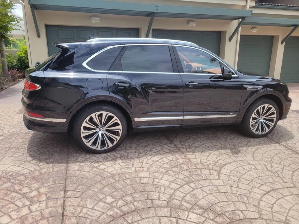 2022 Bentley Bentayga - Image 12 of 12