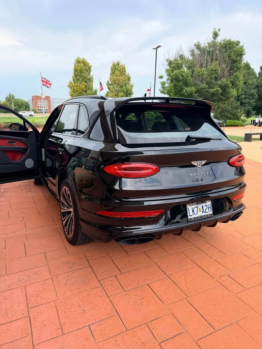 2022 Bentley Bentayga Mulliner - Image 3 of 9